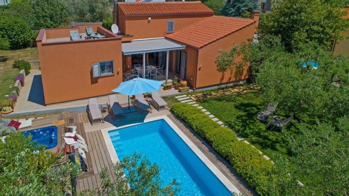 Villa Emili In Medulin - Haus Fuer 4-5 Personen Exteriér fotografie